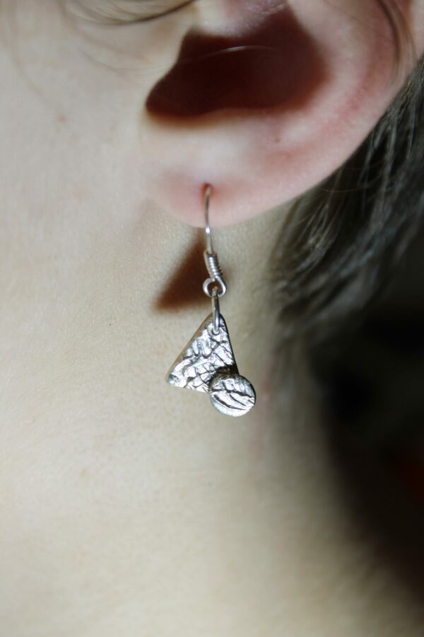 Boucles d'oreilles symbole triangle – Image 2