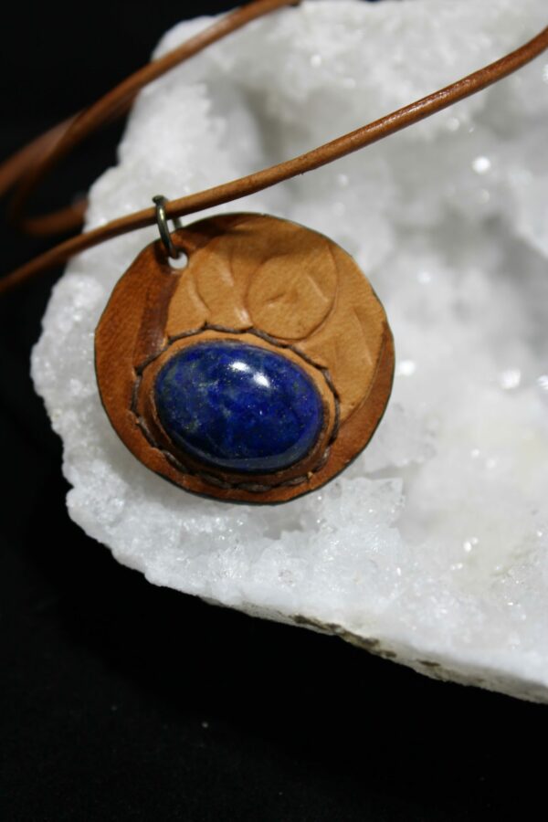 Collier en sodalite et cuir