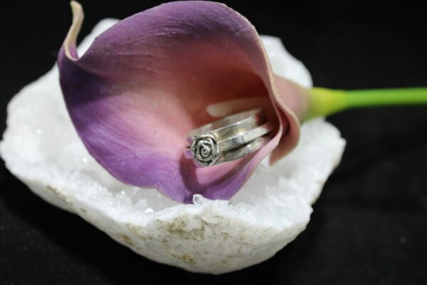 Bague originale rose argent tournante