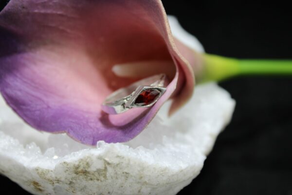 Bague navette zircon