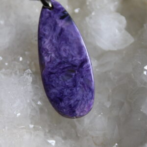 Pendentif en charoite